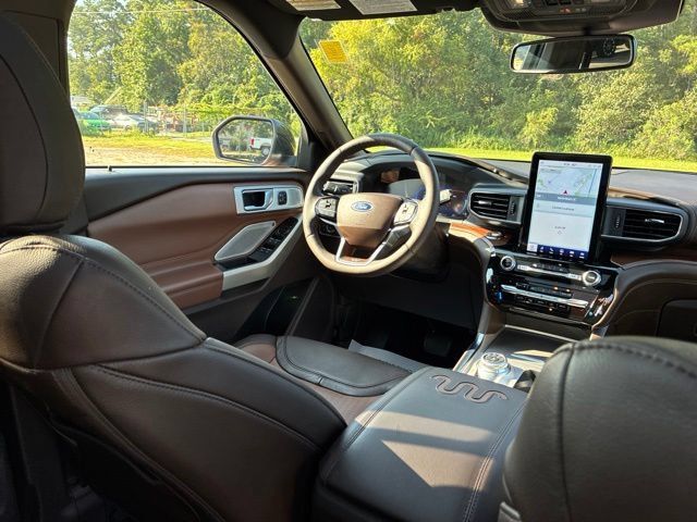 Used 2022 Ford Explorer King Ranch w/ Class IV Trailer Tow Package AWD/4WD image 27