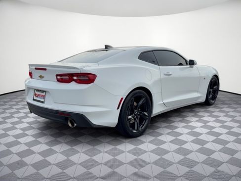 Certified 2021 Chevrolet Camaro LT RWD image 9