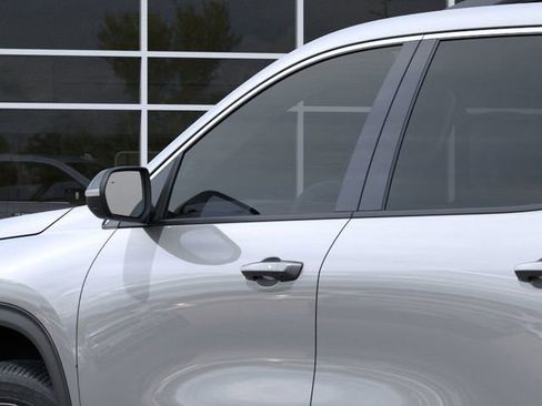 New 2026 Chevrolet Traverse LT image 12