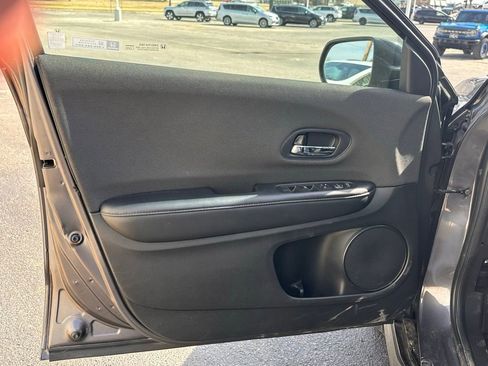 Used 2020 Honda HR-V Sport image 12