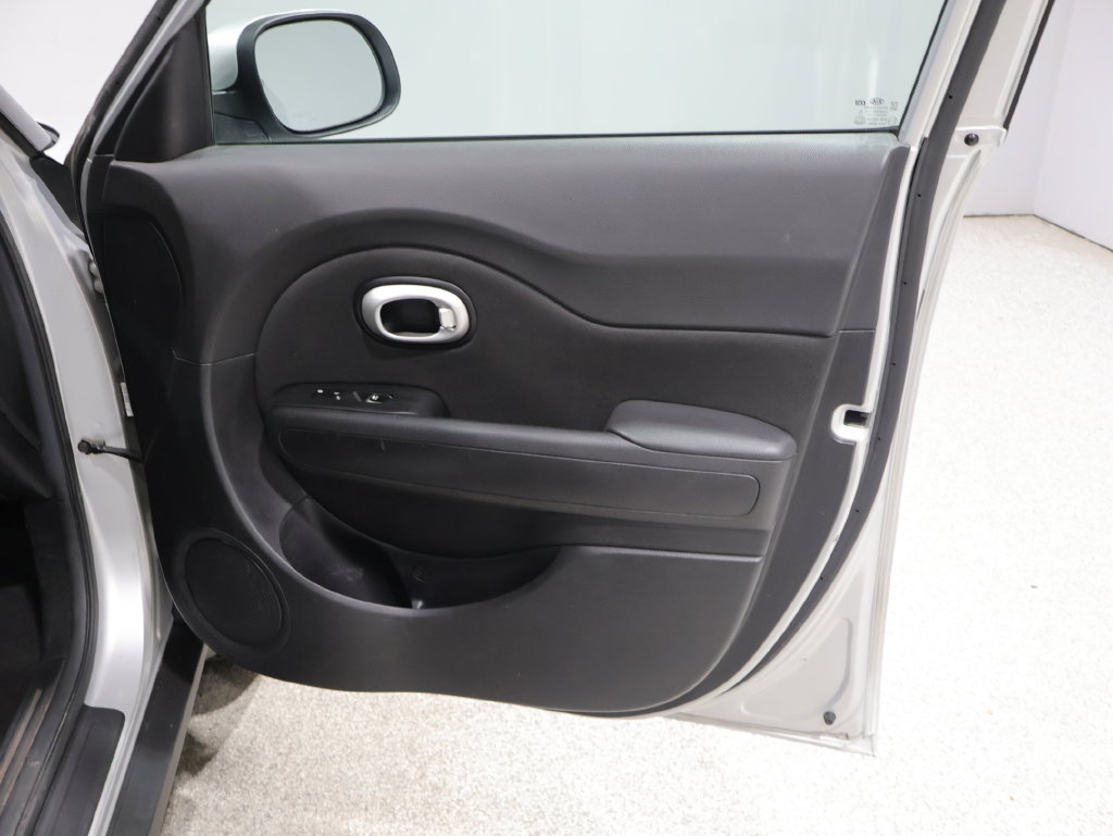 Used 2018 Kia Soul + FWD image 26