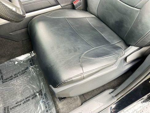 Used 2022 Toyota Tundra SR5 w/ SR5 Convenience Package AWD/4WD image 18