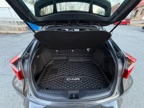 Used 2022 Toyota C-HR XLE image 13