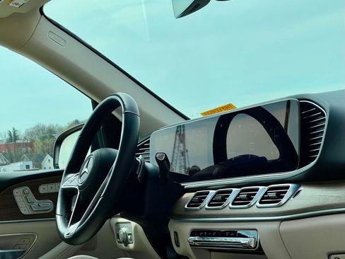 Used 2024 Mercedes-Benz GLE 350 4MATIC image 10