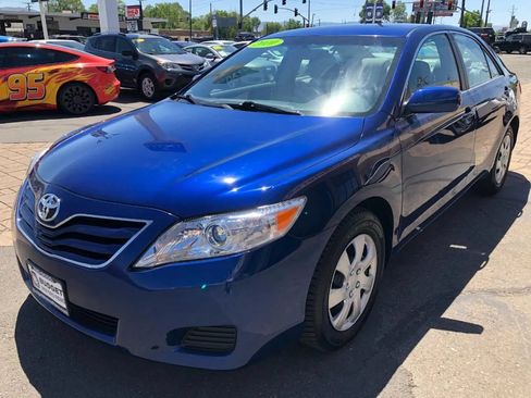 Used 2010 Toyota Camry FWD image 6