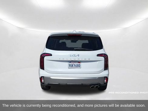 Used 2025 Kia Telluride EX w/ EX Captain's Chair Package FWD image 7