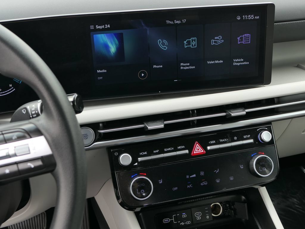 Used 2025 Hyundai Tucson SEL FWD image 17