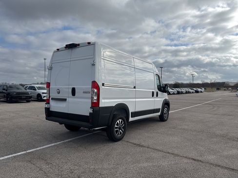 New 2025 RAM ProMaster 1500 w/ Quick Order Package 22G SLT image 3