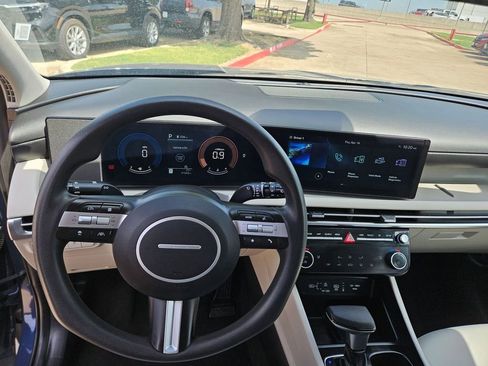 Used 2025 Hyundai Tucson SEL FWD image 17