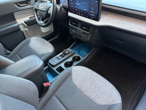 Used 2025 Ford Maverick XLT w/ Equipment Group 302A AWD/4WD image 15