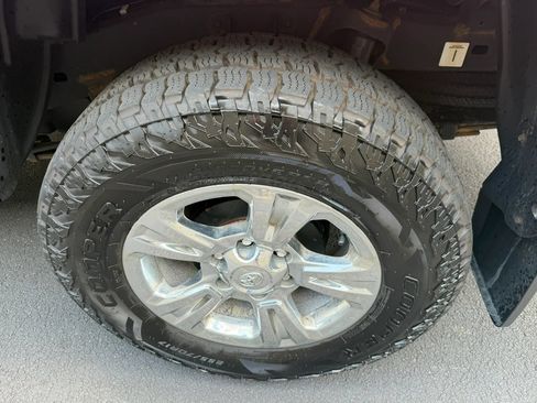Used 2020 Toyota Tacoma SR5 AWD/4WD image 33