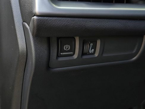 Used 2024 Cadillac XT4 Premium Luxury image 17