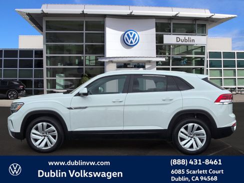 Certified 2023 Volkswagen Atlas Cross Sport SE w/ Panoramic Sunroof Package FWD image 7