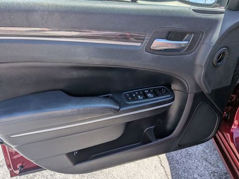 Used 2020 Chrysler 300 Touring AWD/4WD image 9