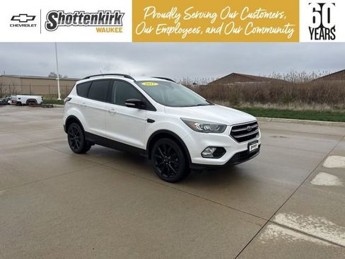 Used 2017 Ford Escape Titanium image 1