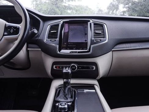 Used 2020 Volvo XC90 T6 Momentum w/ Protection Package Premier AWD/4WD image 26