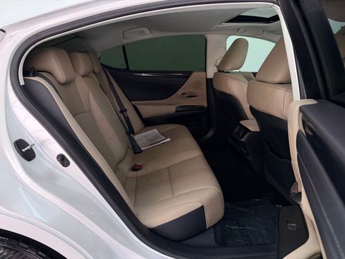 Used 2021 Lexus ES 350 w/ Accessory Package FWD image 29