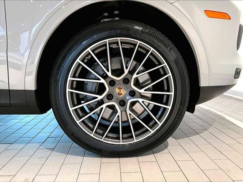 Used 2022 Porsche Cayenne S image 14