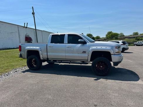 Used 2018 Chevrolet Silverado 1500 LT w/ All Star Edition image 3