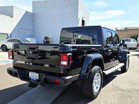 Certified 2023 Jeep Gladiator Sport image 5