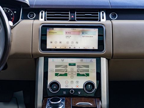 Used 2018 Land Rover Range Rover Supercharged image 12