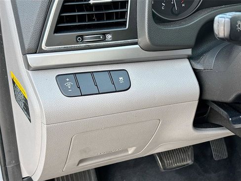 Used 2017 Hyundai Elantra SE FWD image 10