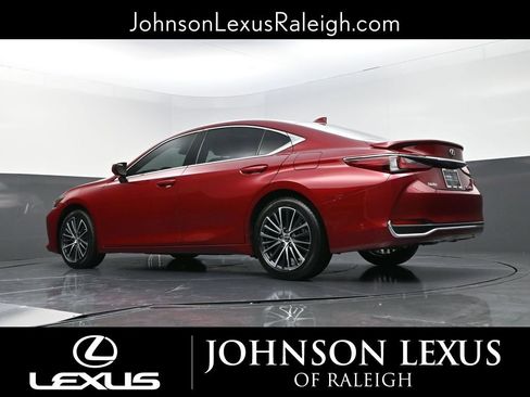 Used 2023 Lexus ES 300h w/ Premium Package image 17