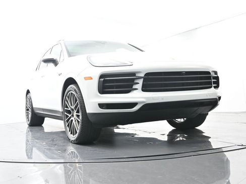 Certified 2023 Porsche Cayenne Platinum Edition AWD/4WD image 56