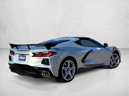 Used 2022 Chevrolet Corvette Stingray Preferred Cpe w/ Z51 Performance Package RWD image 2
