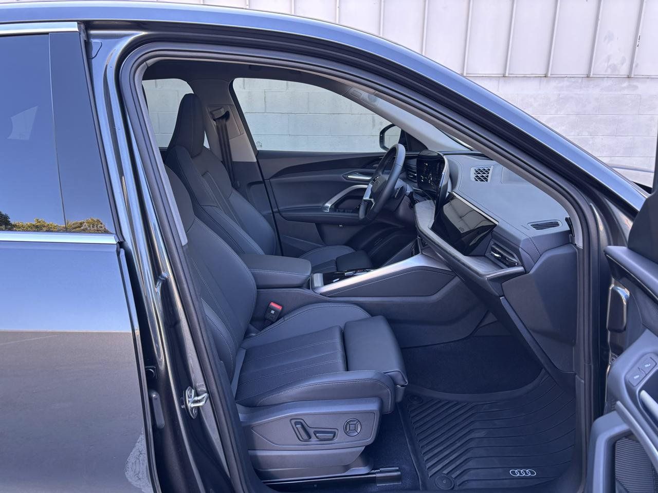 Used 2025 Audi Q5 Premium Plus AWD/4WD image 23