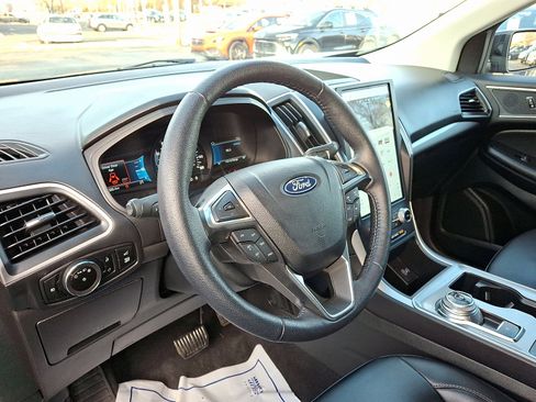 Used 2024 Ford Edge SEL w/ Convenience Package image 16