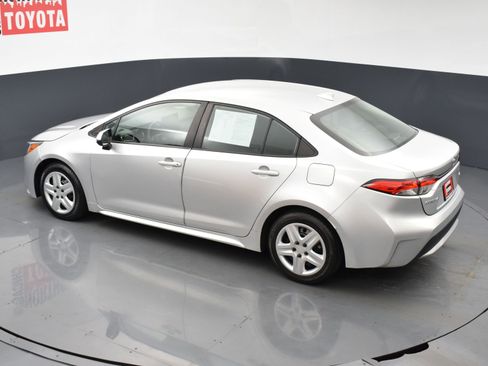 Used 2022 Toyota Corolla LE FWD image 18