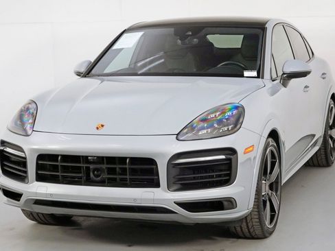 Used 2022 Porsche Cayenne GTS image 53