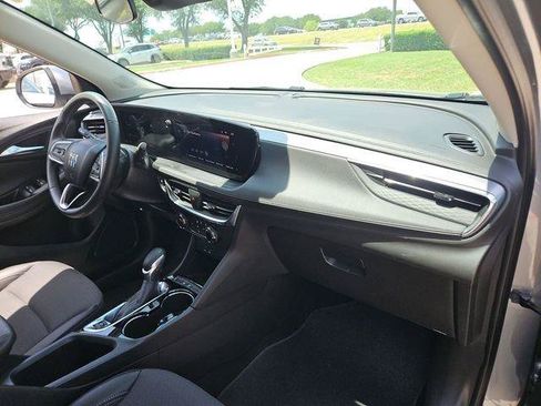 Used 2025 Buick Encore GX Preferred FWD image 25