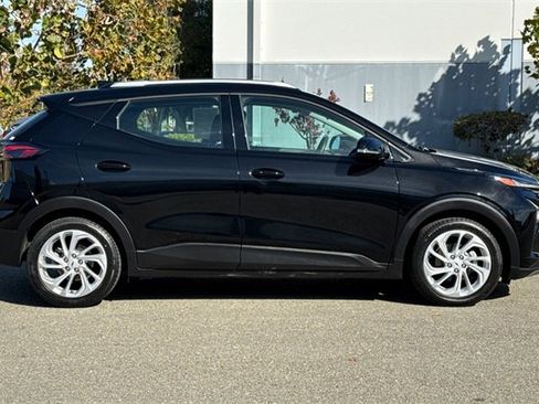 Used 2022 Chevrolet Bolt EUV LT image 3