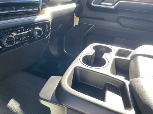 Used 2025 Chevrolet Silverado 1500 LT image 17