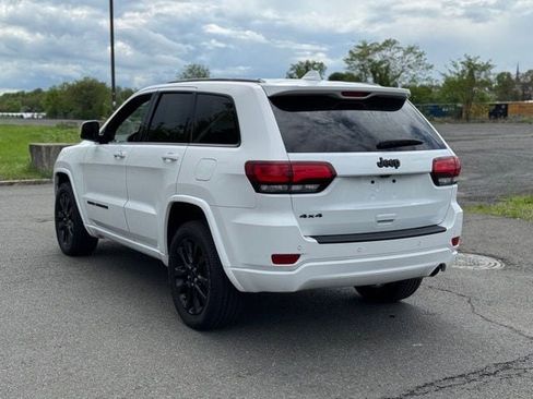 Certified 2021 Jeep Grand Cherokee Laredo X image 3