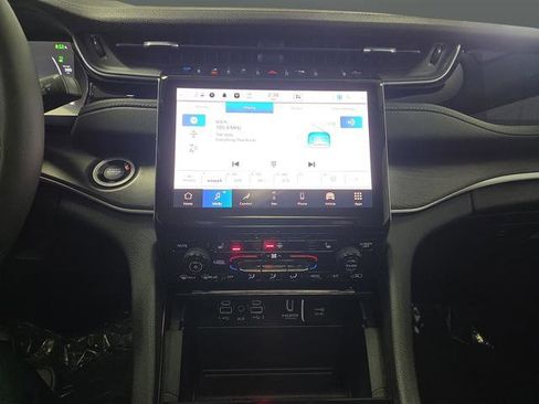 Used 2023 Jeep Grand Cherokee 4xe image 9