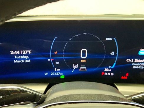 Used 2024 Cadillac Lyriq Luxury image 12