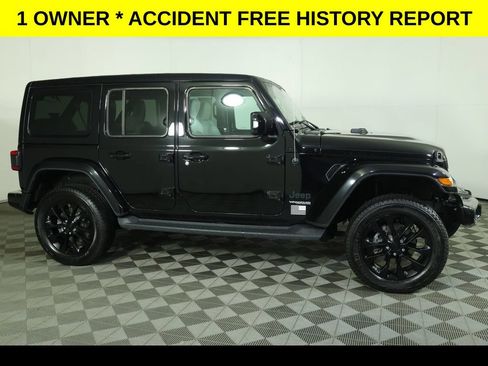 Used 2022 Jeep Wrangler Unlimited Sahara AWD/4WD image 3