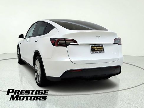 Used 2024 Tesla Model Y Long Range AWD/4WD image 6