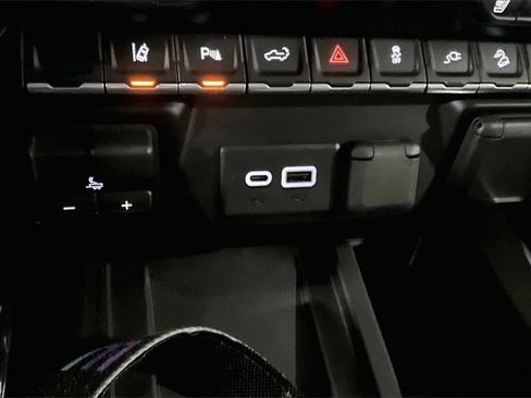 Used 2023 GMC Sierra 2500 AT4 w/ AT4 Preferred Package image 26