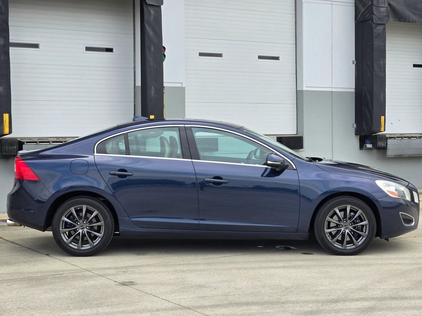 Used 2013 Volvo S60 T5 FWD image 9