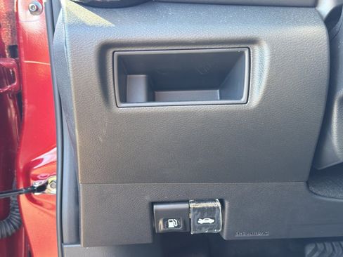 New 2025 Nissan Versa SR w/ Trunk Package image 22