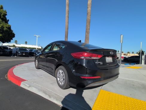 Used 2017 Hyundai Elantra SE FWD image 15