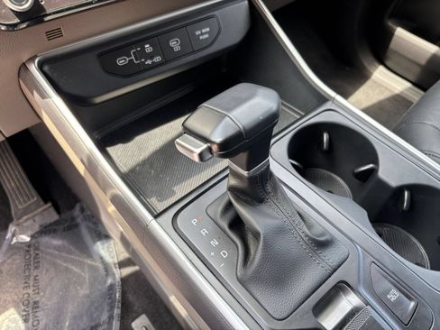 Used 2026 Kia Carnival FWD image 36