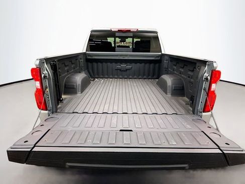 Used 2025 Chevrolet Silverado 1500 High Country w/ High Country Premium Package AWD/4WD image 28