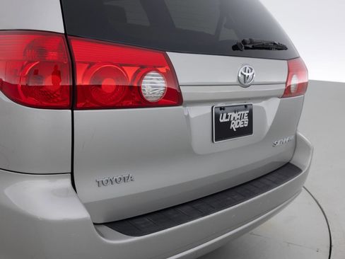 Used 2007 Toyota Sienna LE FWD image 16