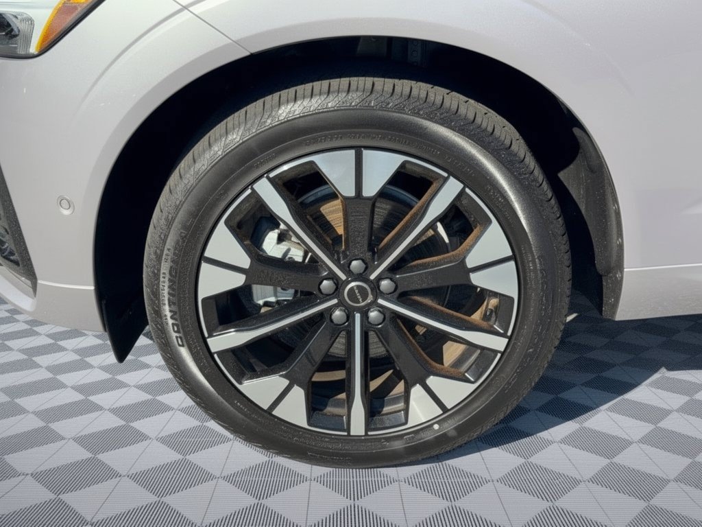 Certified 2026 Volvo XC60 B5 Plus AWD/4WD image 13