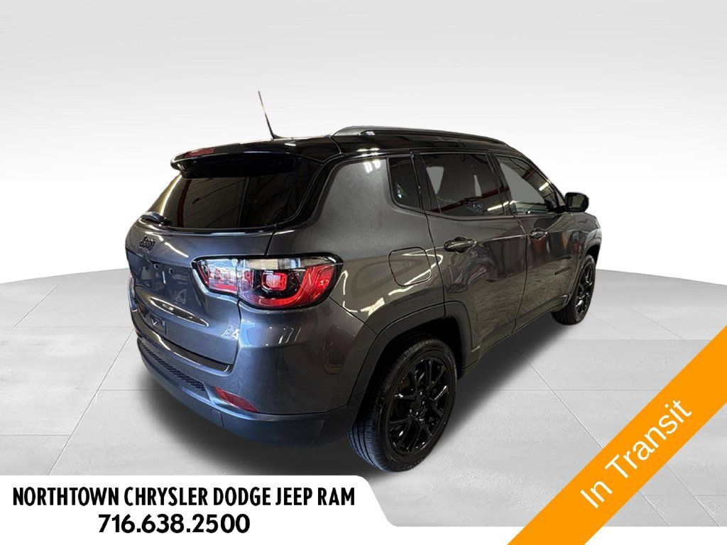Used 2023 Jeep Compass Latitude w/ Convenience Group AWD/4WD image 30